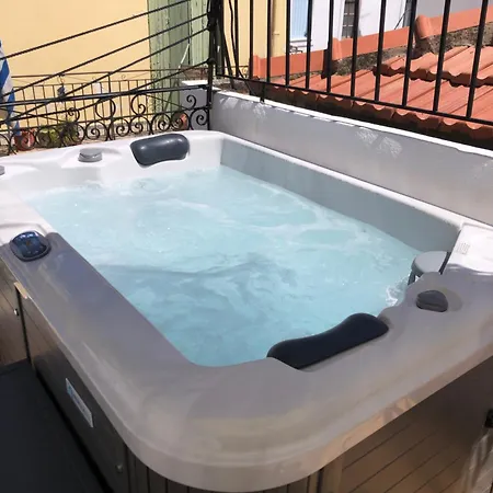 Evagelia's Deluxe Villa-jacuzzi In Center