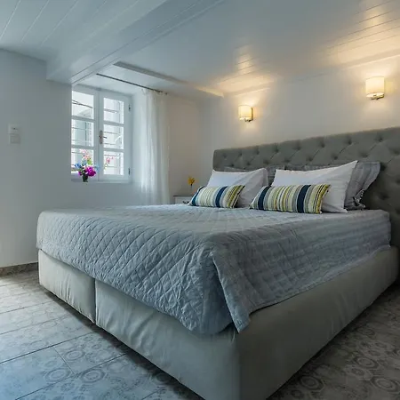 Evagelia's Deluxe Villa-roof Jacuzzi Villa Skopelos Town