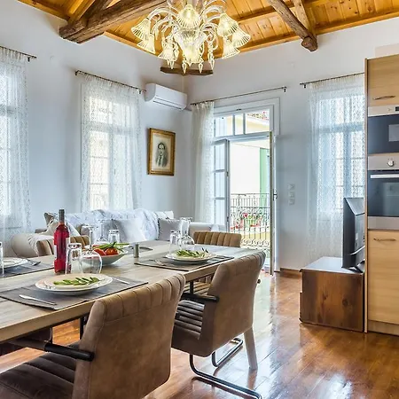 Вилла Evagelia's Deluxe Villa-jacuzzi In Center Скопелос
