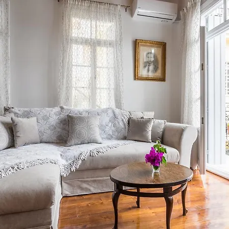 Evagelia's Deluxe Villa-roof Jacuzzi Villa *