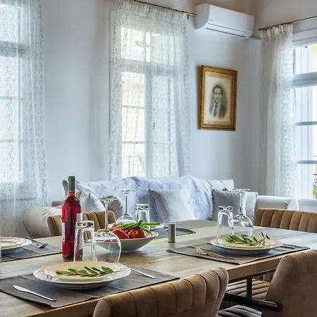 Evagelia's Deluxe Villa-roof Jacuzzi * Skopelos Town