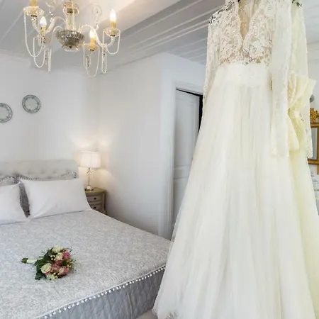 Evagelia's Deluxe Villa-roof Jacuzzi Villa