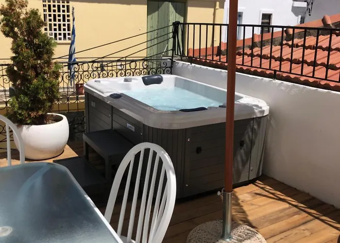 Evagelia's Deluxe Villa-roof Jacuzzi * 斯科派洛斯