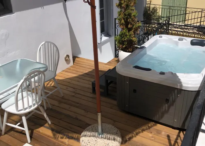 Evagelia's Deluxe Villa-roof Jacuzzi 别墅