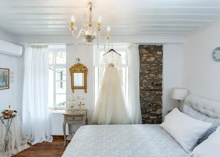 Evagelia's Deluxe Villa-roof Jacuzzi *